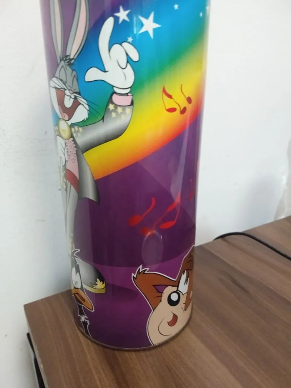 Lata Colecionável Vintage Bugs Bunny (Pernalonga) - Foto 2