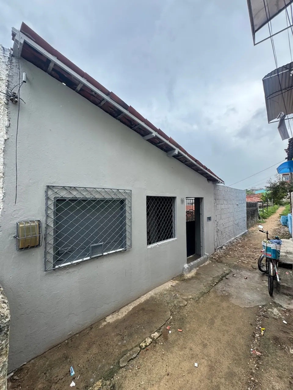 Casa + terreno no bairro de Mãe Luiza Troco em veículo