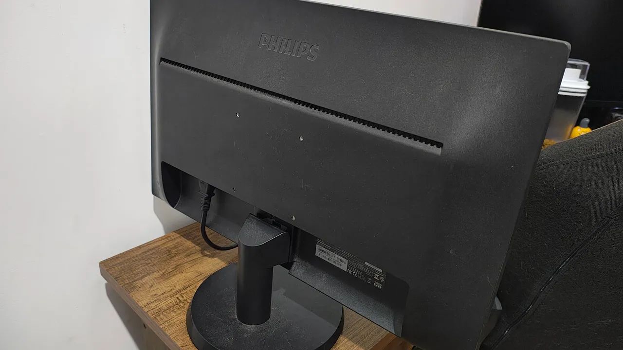 Monitor Philips LED 24 polegadas perfeito estado - Foto 2
