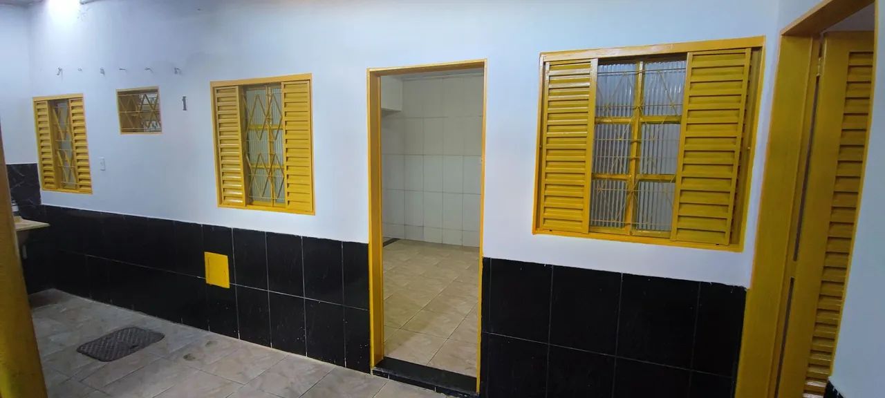 Casa de 2 quartos, valor 1200,oo