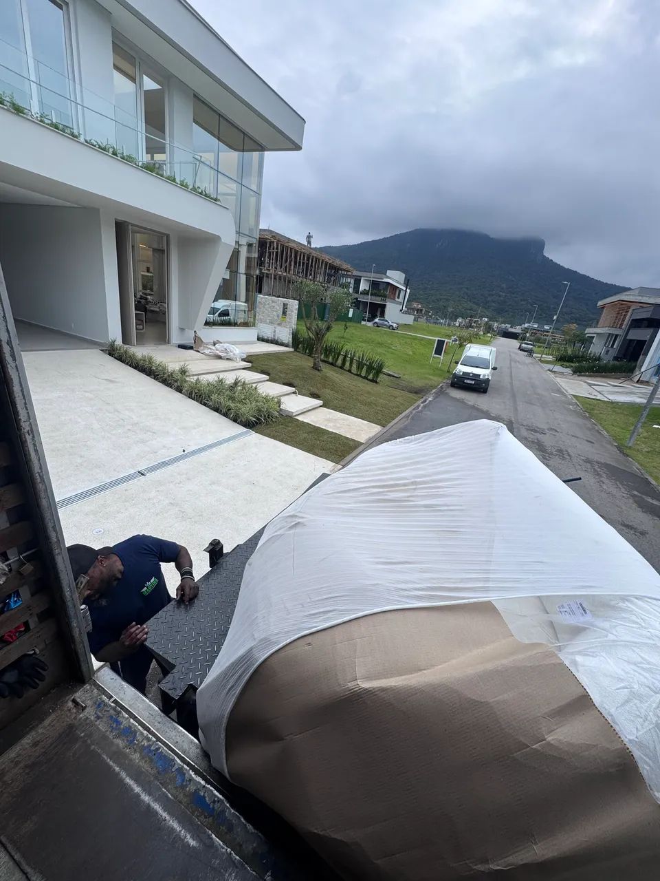 Baú com plataforma elevatória  - Foto 5