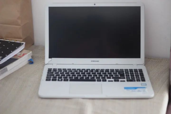 Notebook Samsung Essentials NP350XAA Branco Ônix - Foto 2