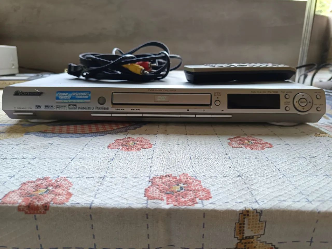 DVD player 