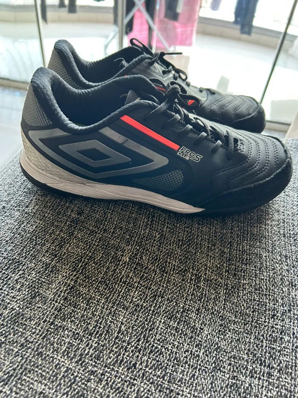 Chuteira Umbro tam 3964305180683010120