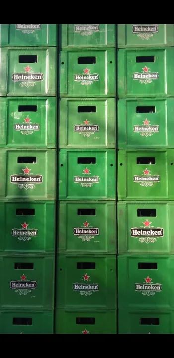 Caixas , vasilhames,cerveja  Heineken 600ml