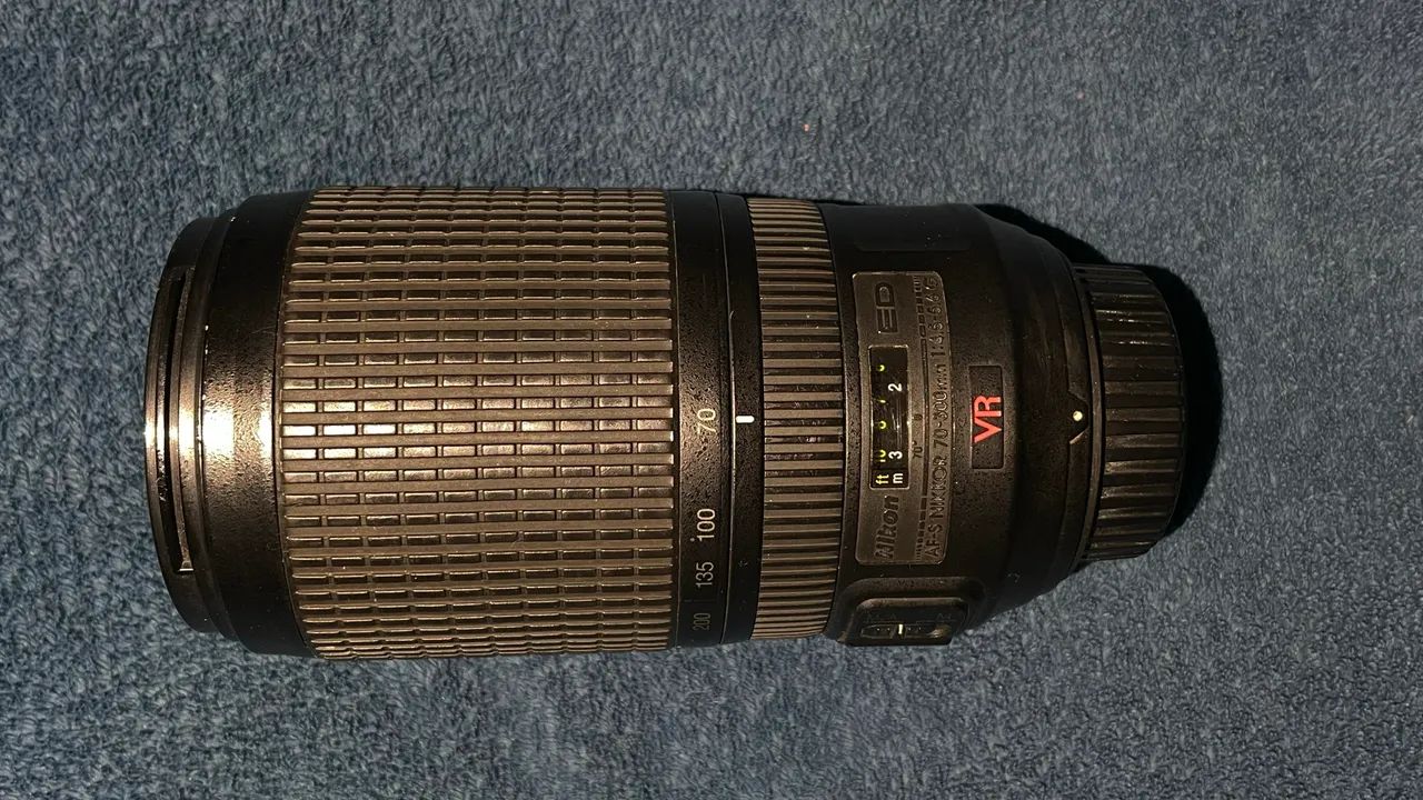 Lente Nikon AF-S NIKKOR 70-300mm f/4.5-5.6G ED VR - Foto 2