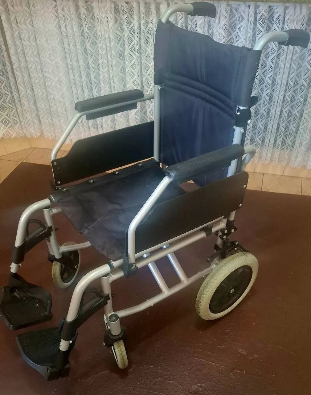 Cadeira de Rodas  - Foto 2