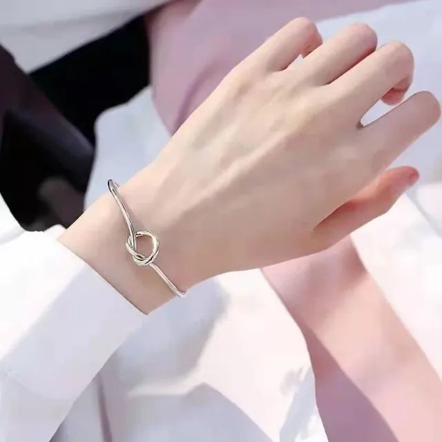 Bracelete Nó Coração Prateado
