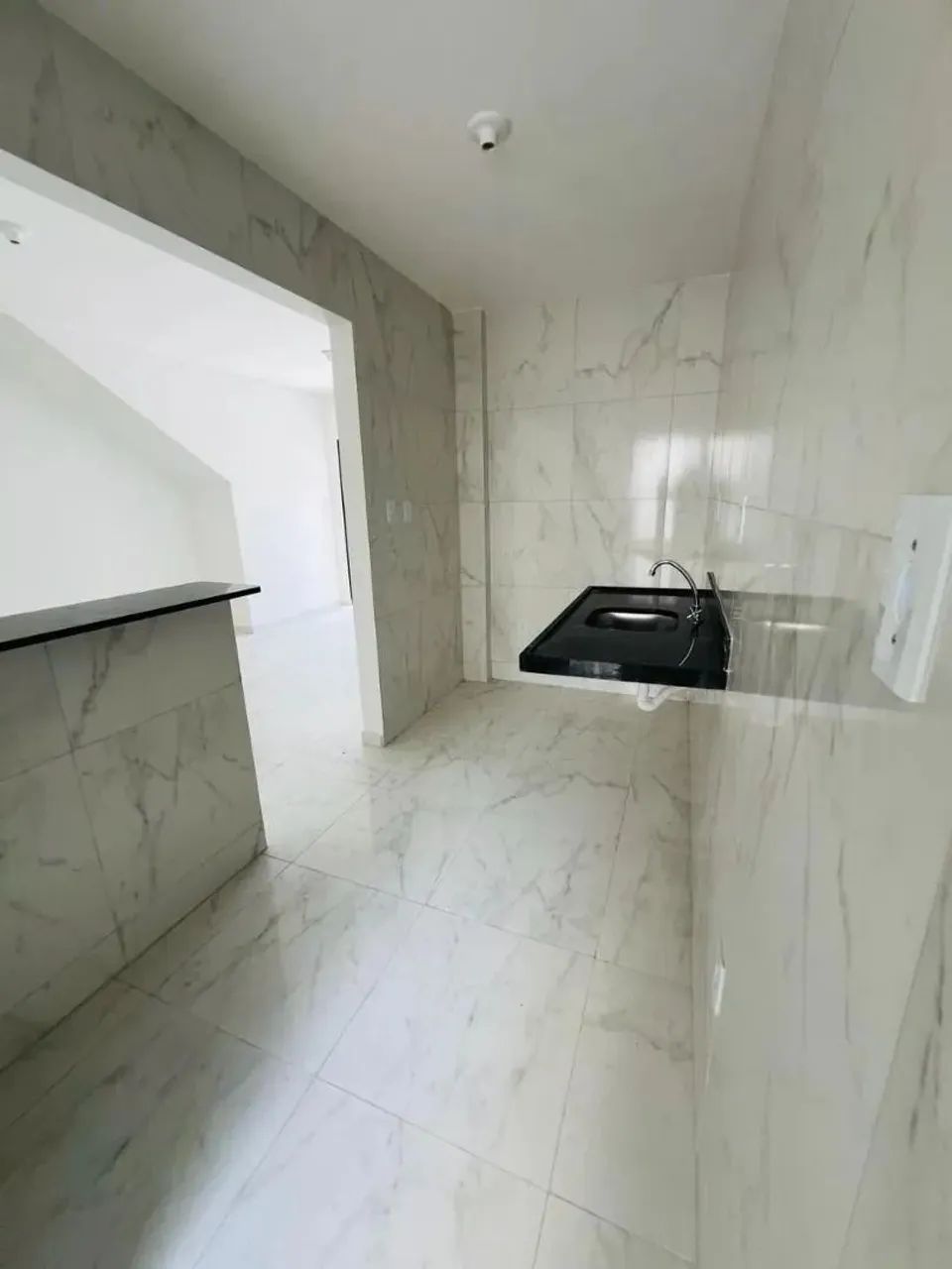 Apartamento térreo com 2 quartos, próximo da praia, comércios e transporte público, a pouc - Foto 5