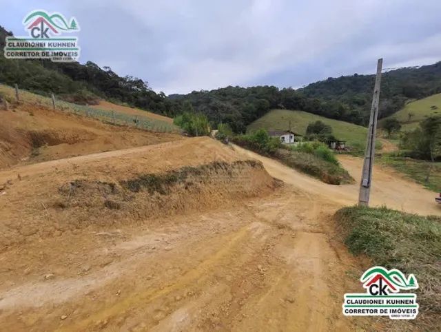 Terreno com 495m² com área plana pronta para construir, água e energia elétrica instalados - Foto 6