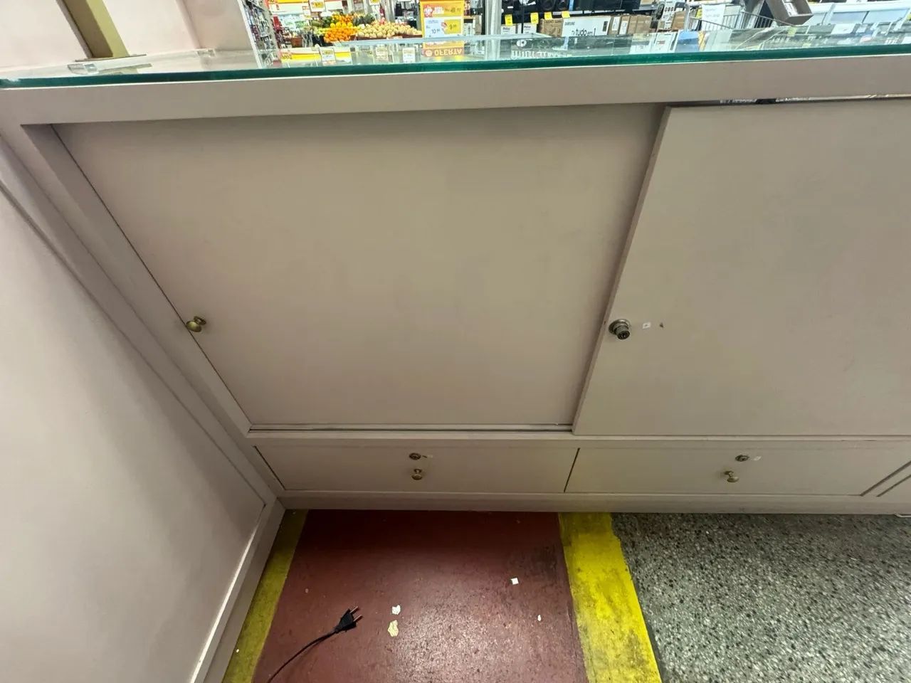 Balcão Expositor Rosa com Vidro - Foto 5