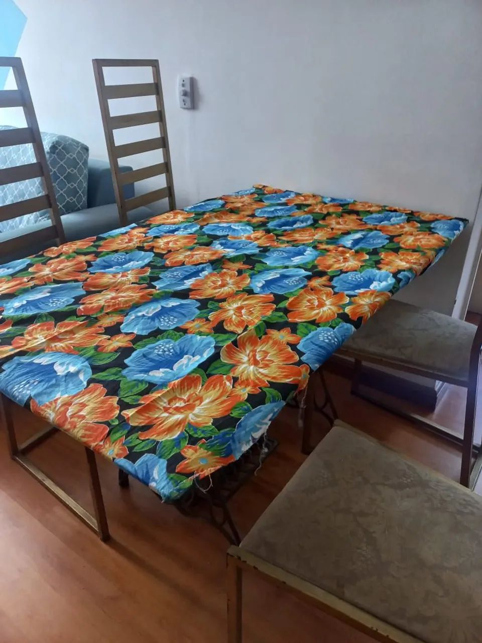 Mesa de jantar com tampo de vidro - Foto 3