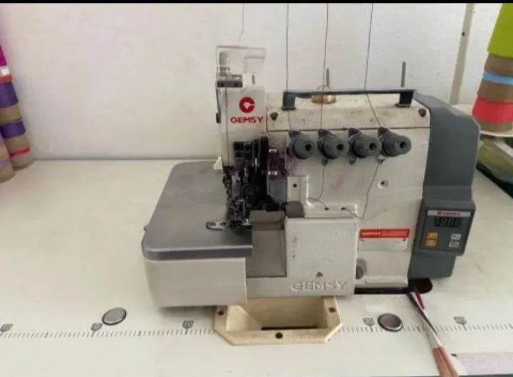 Máquina de Costurar Overlock Gemsy