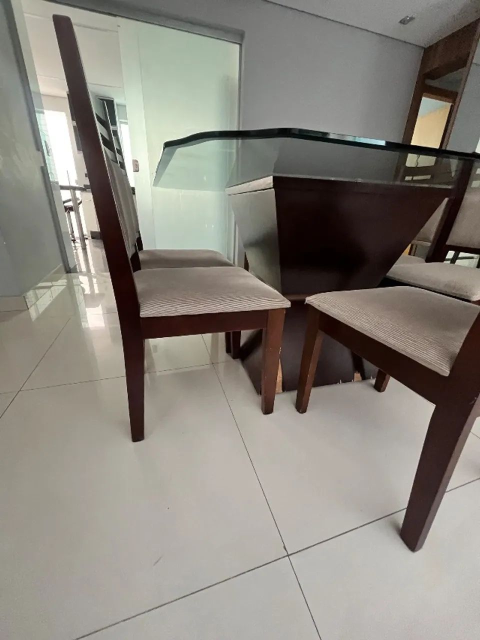 Mesa de jantar 1,40x1,40 cm - Foto 2
