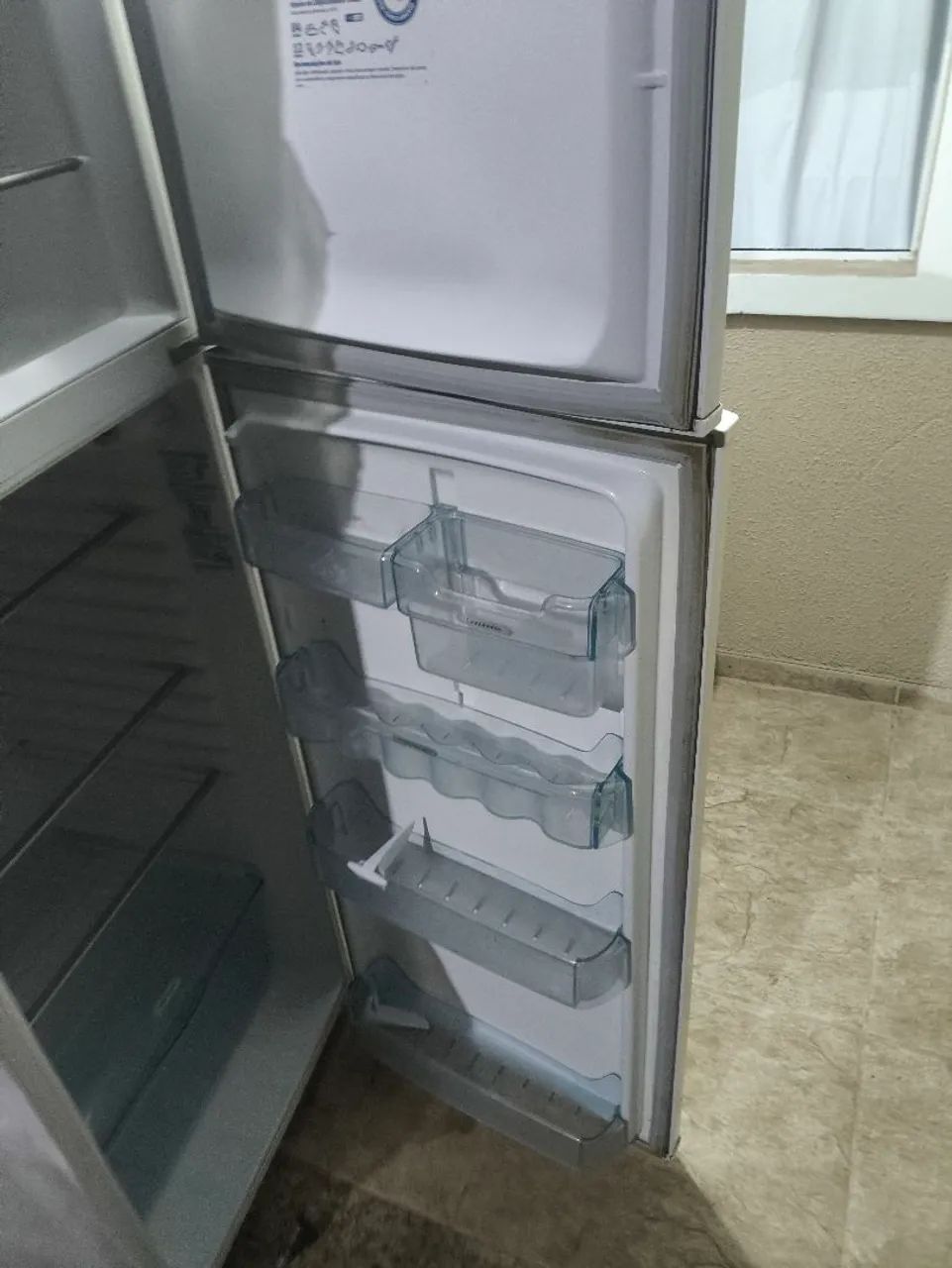 Vendo Geladeira Eletrolux 390 - Foto 4