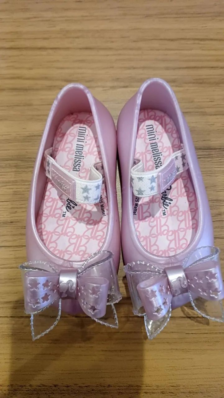 Mini Melissa Barbie original - tam 20/21 Usada pouquíssimas vezes Valor: R$ 80,00 