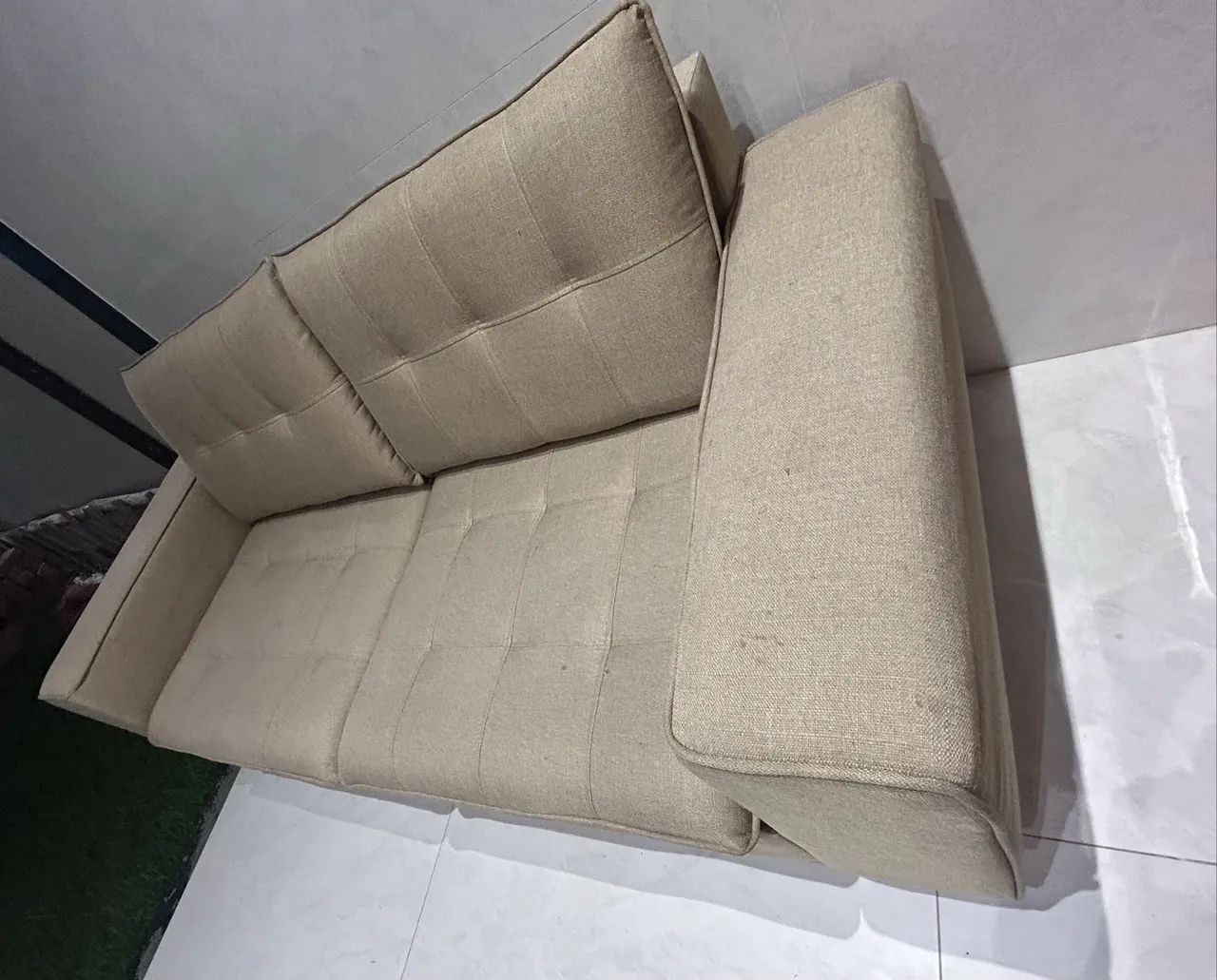 Sofá 2 lugares, 1,80m, em linho bege - Foto 3