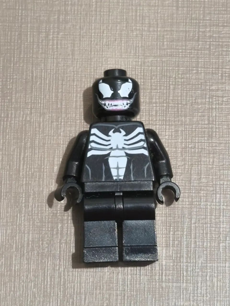 Mini Figura LEGO Venom