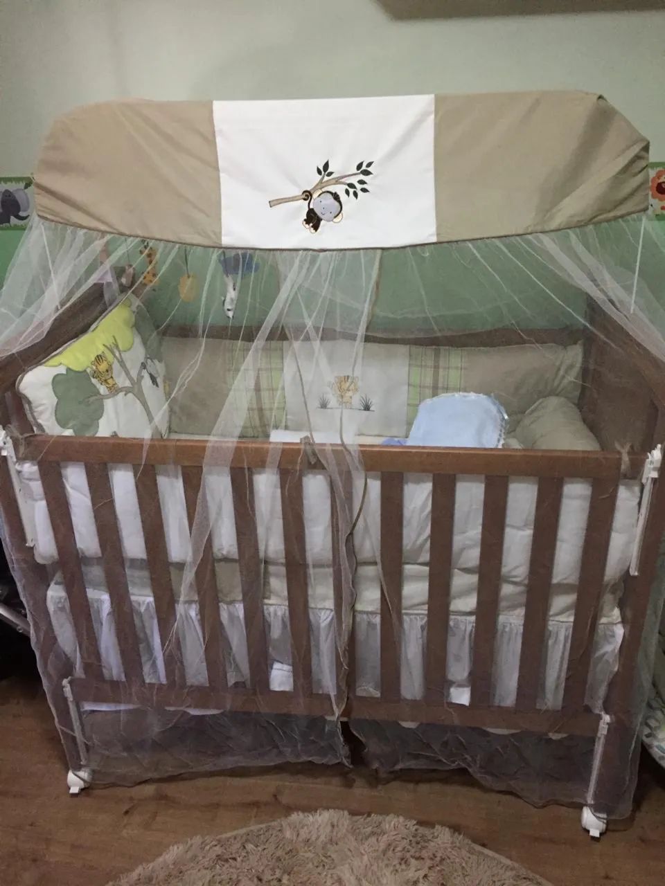 Berço/ cama em madeira