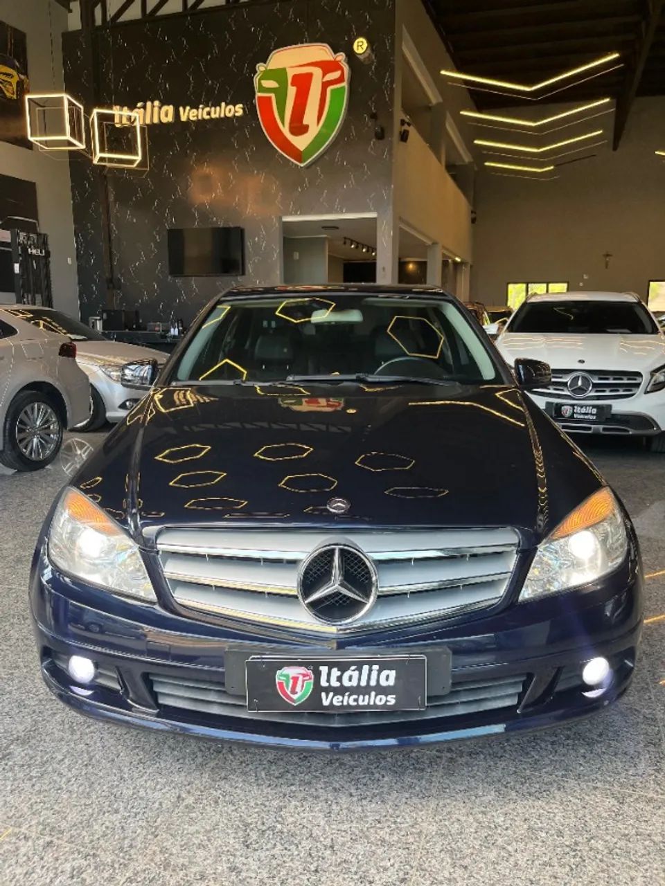Mercedes-Benz C-180 2011