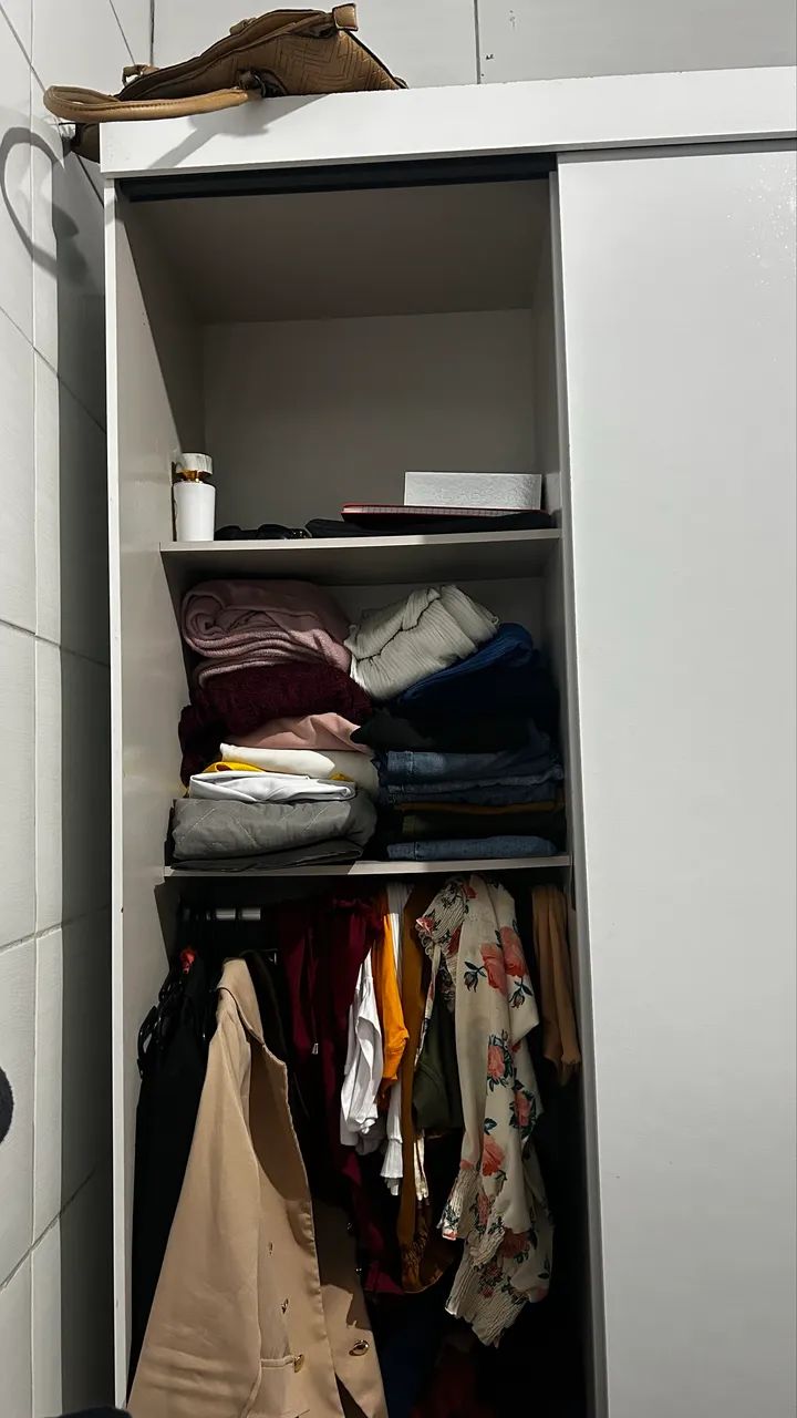 Guarda roupa semi novo