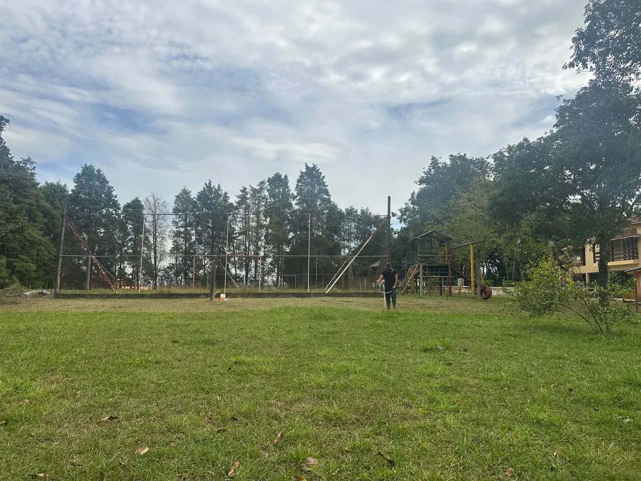 Chácara 5.000 m² em São Pedro SP com Casa Container, Quadra e Pomar - Foto 4