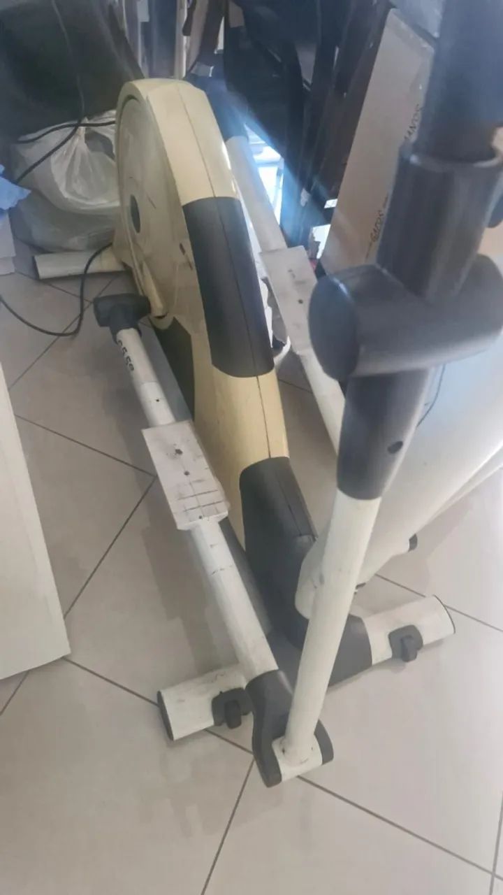 L277) Cross Trainer Reebok C5.5e - Elíptico Eletromagnético Profissional - Foto 3