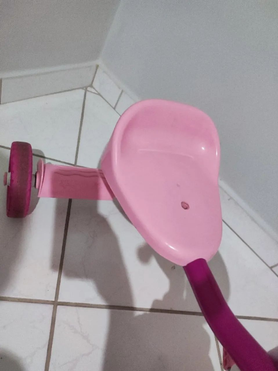 Triciclo infantil rosa - Foto 5