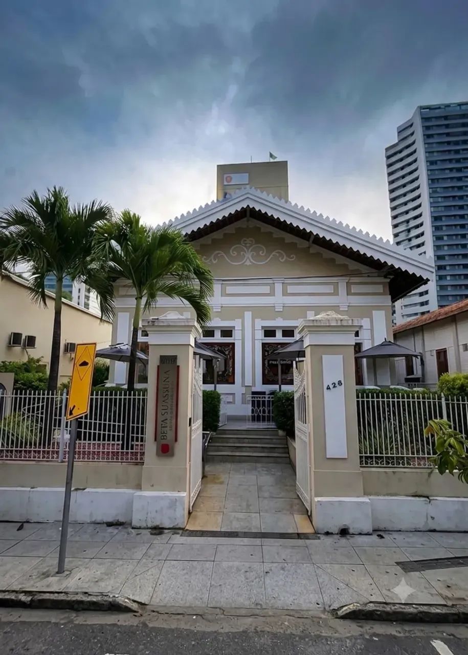 EXCELENTE LOCALIZAÇÃO NA PRAÇA DE CASA FORTE