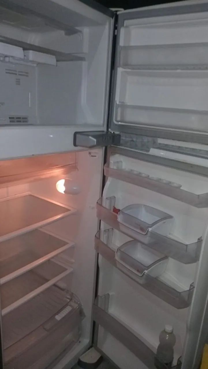Geladeira Brqstemp muito nova - Foto 3