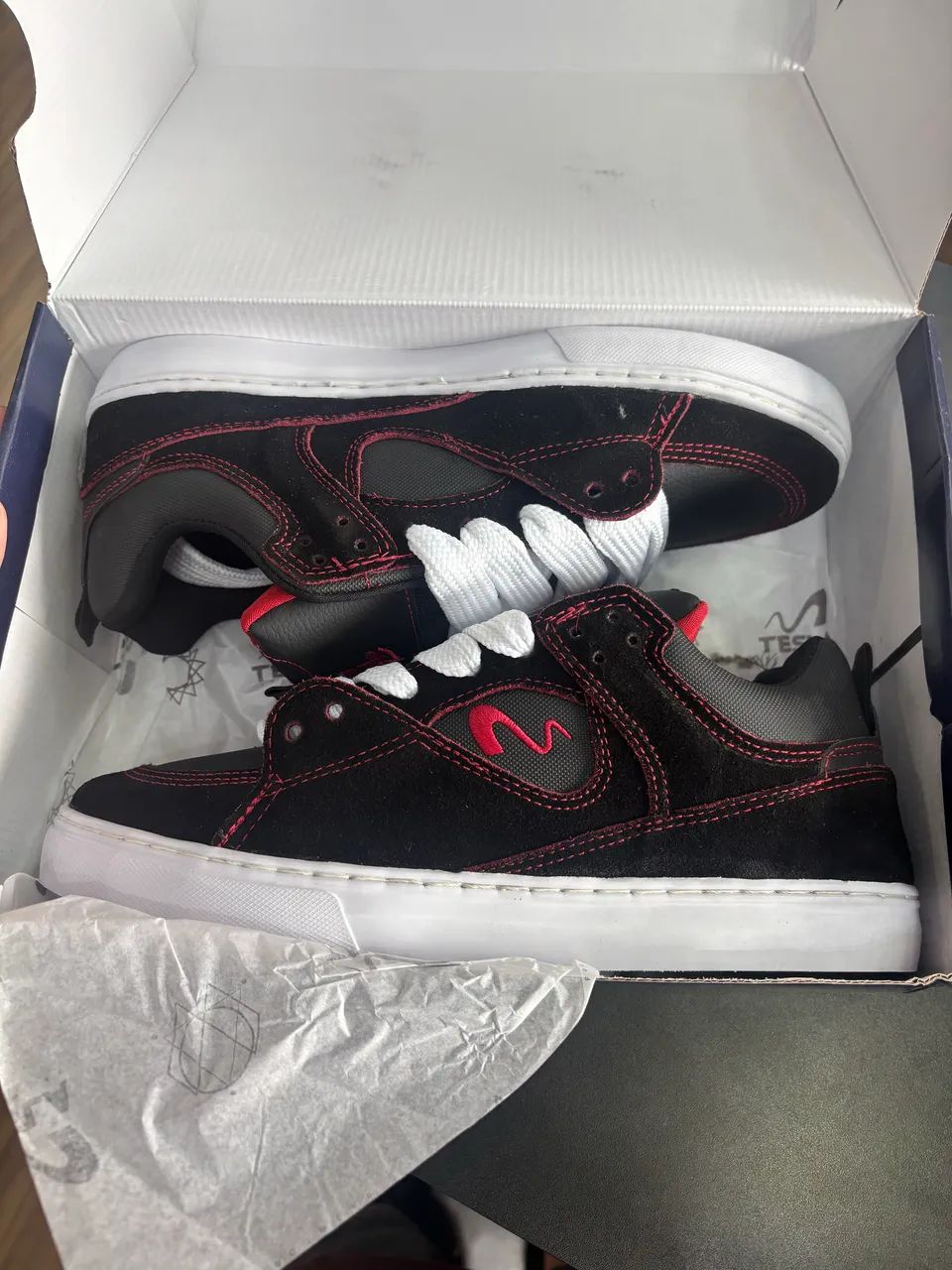 Tesla Fusion BLACK/RED