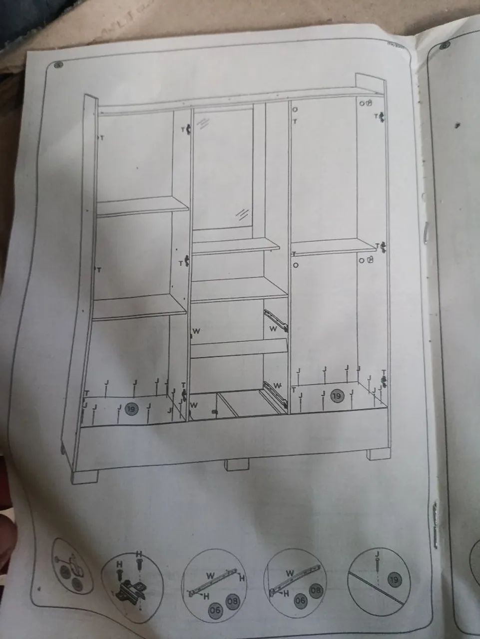 Guarda roupas na caixa  - Foto 2