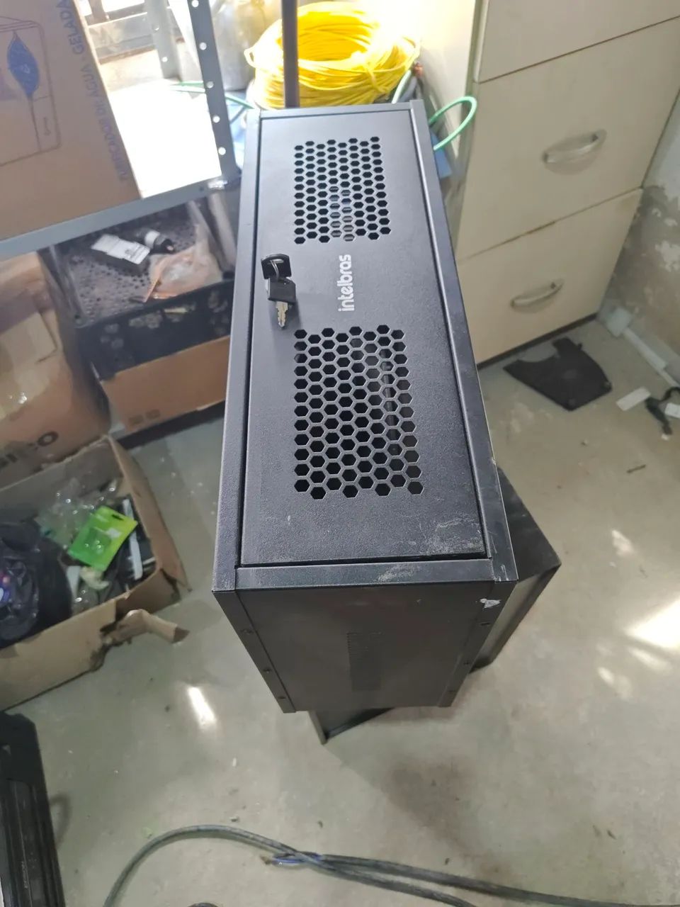 Rack para rede 18x52x37 INTELBRAS 