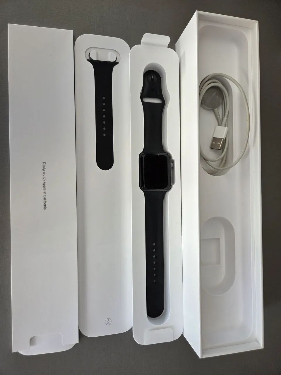 Apple Watch Series 3 42mm - Completo com Caixa Original