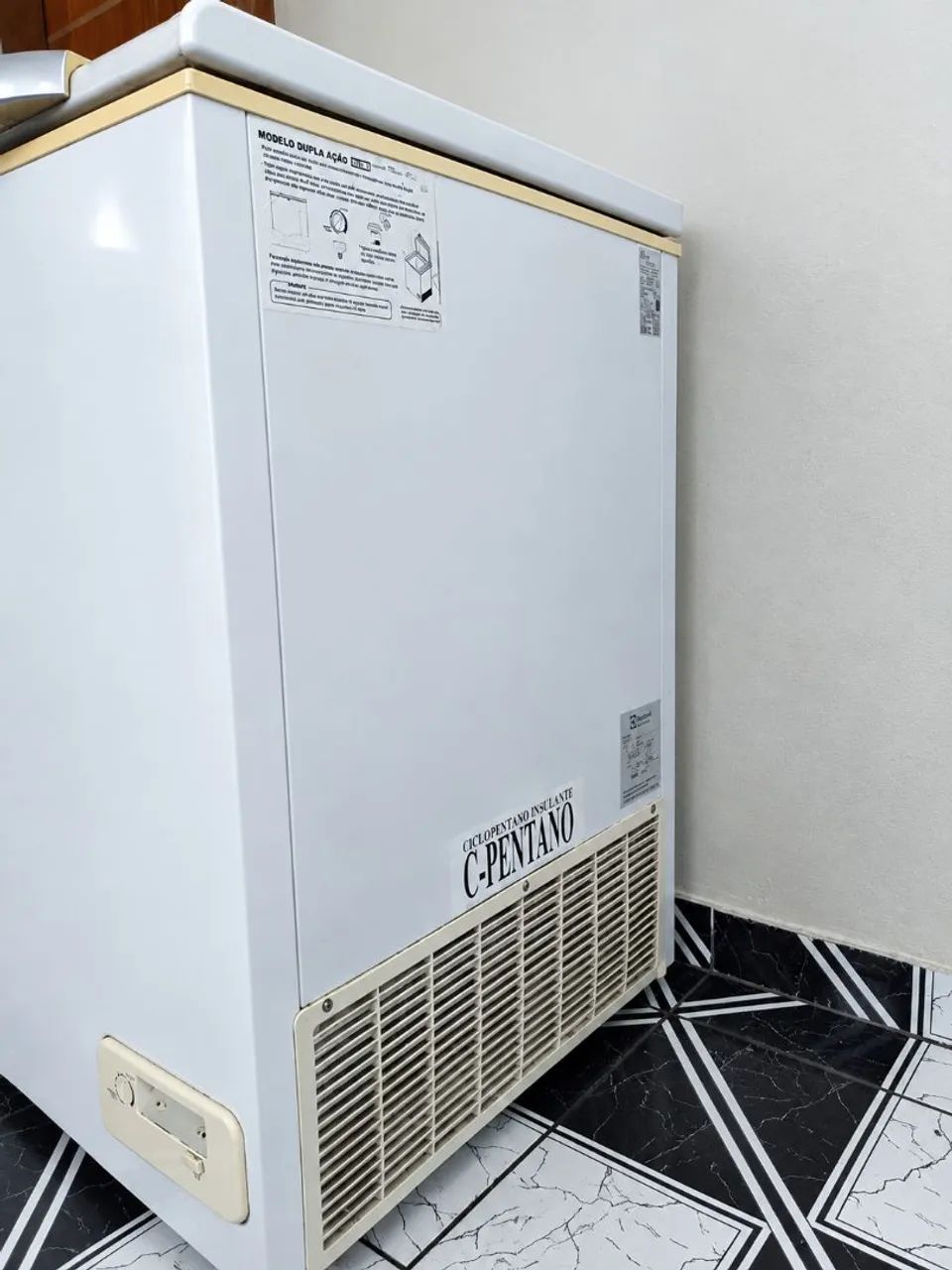 Freezer eletrolux semi nova  - Foto 4