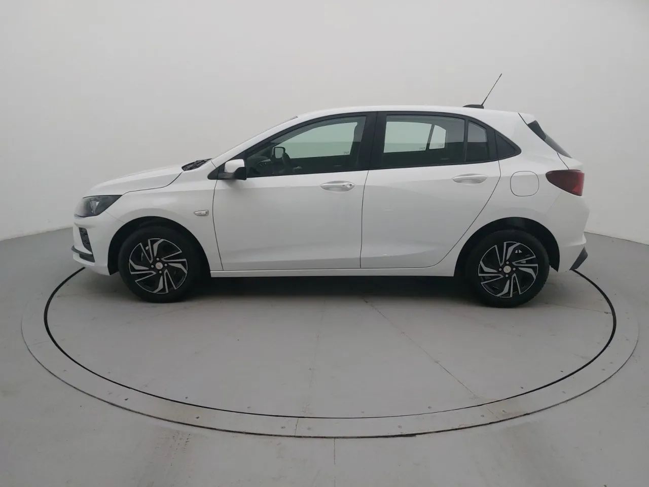 Chevrolet Onix Hatch 1.0 12V Flex Mec. 4P, foto 2 de 18