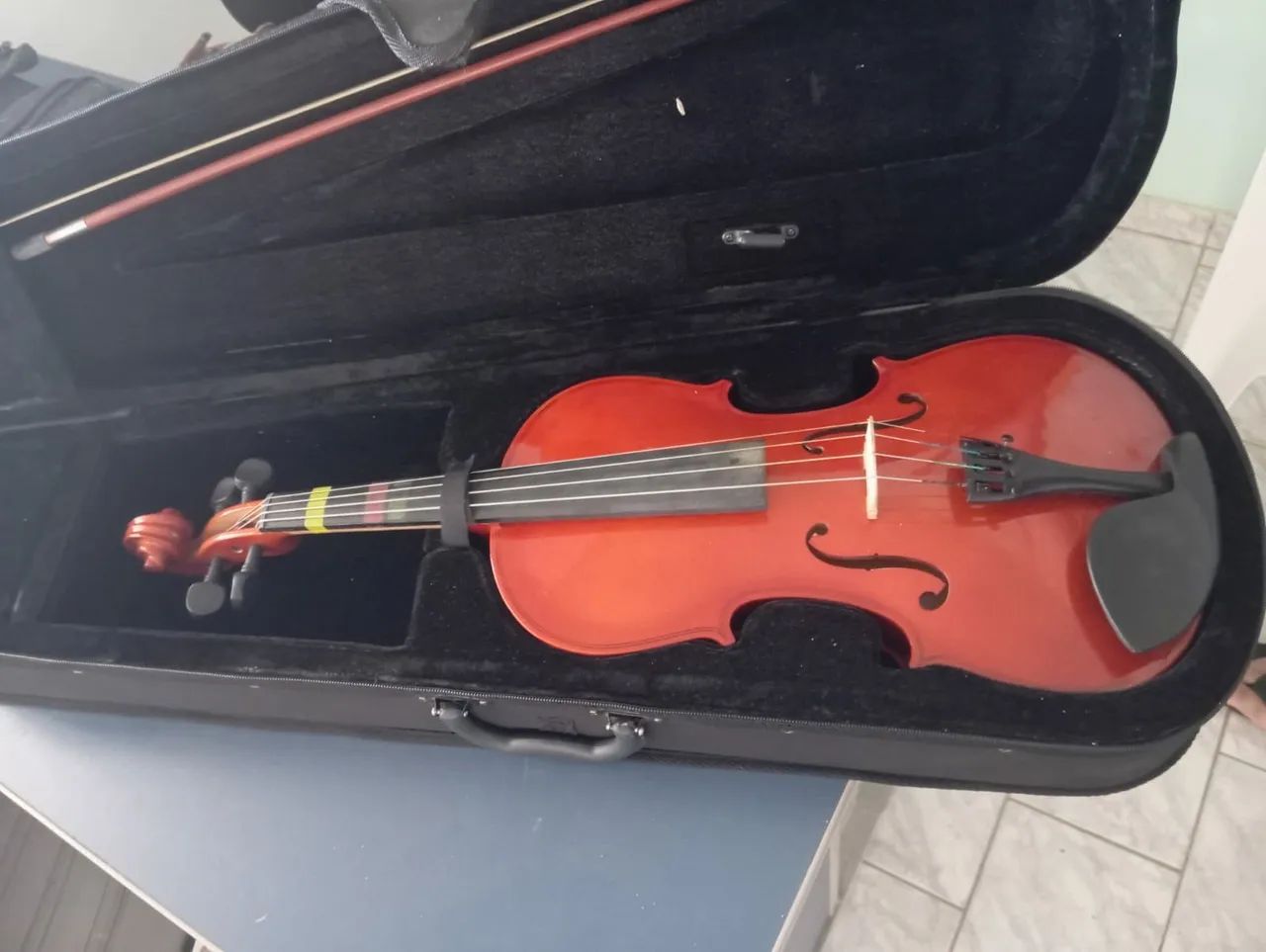 Vendo violinos, violão celo e violões 