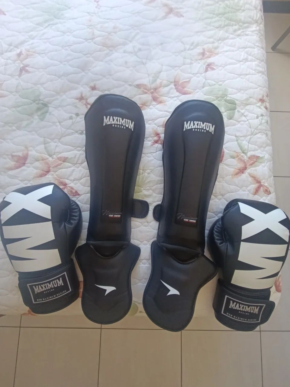 Luva e caneleira para muay thai