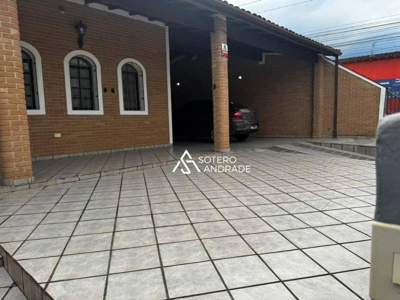Casa no centro da cidade, localização privilegiada - Foto 2
