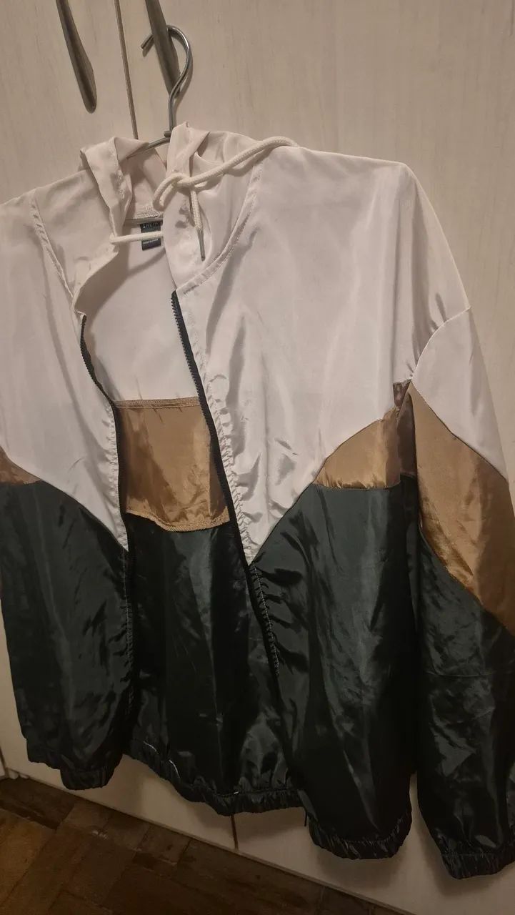 Jaqueta corta vento e chuva