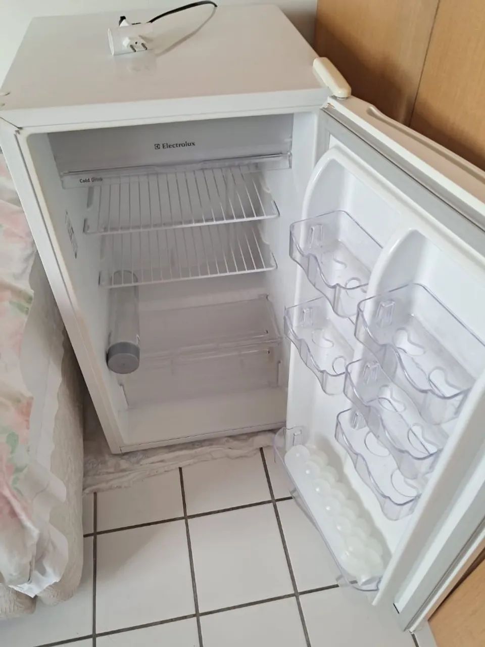 Frigobar  - mini geladeira - Foto 2