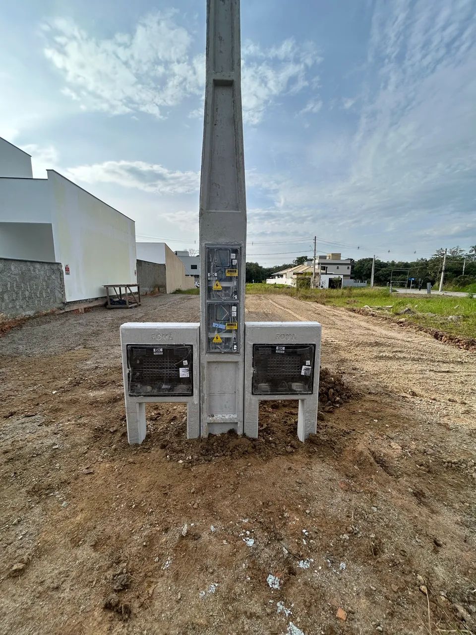 Kit poste padrão celesc, poste fibra e concreto e serviços de Munck  - Foto 3