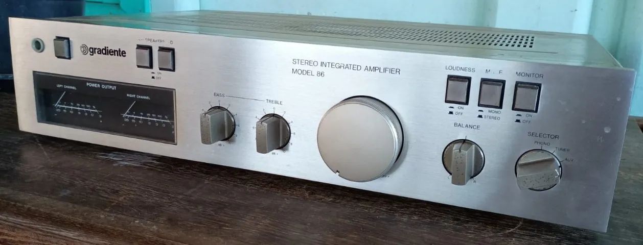 Amplificador Gradiente Model 86