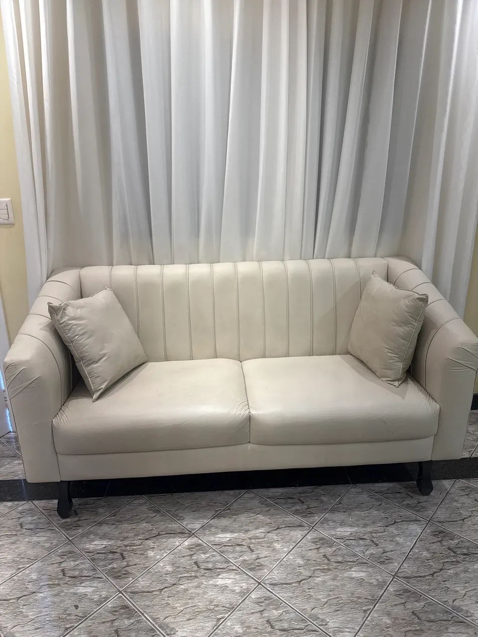Sofá 2 lugares  - Foto 2