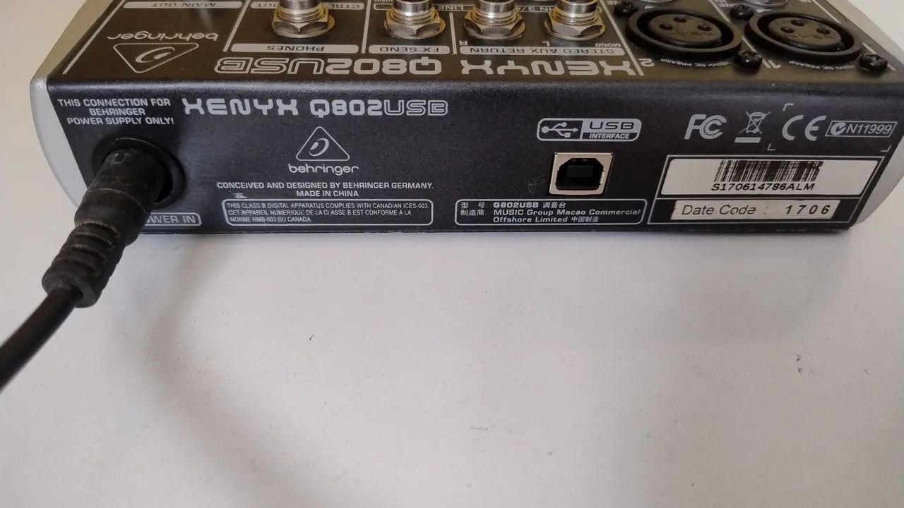 Mesa de som Interface USB Xenyx q802Usb - Foto 4