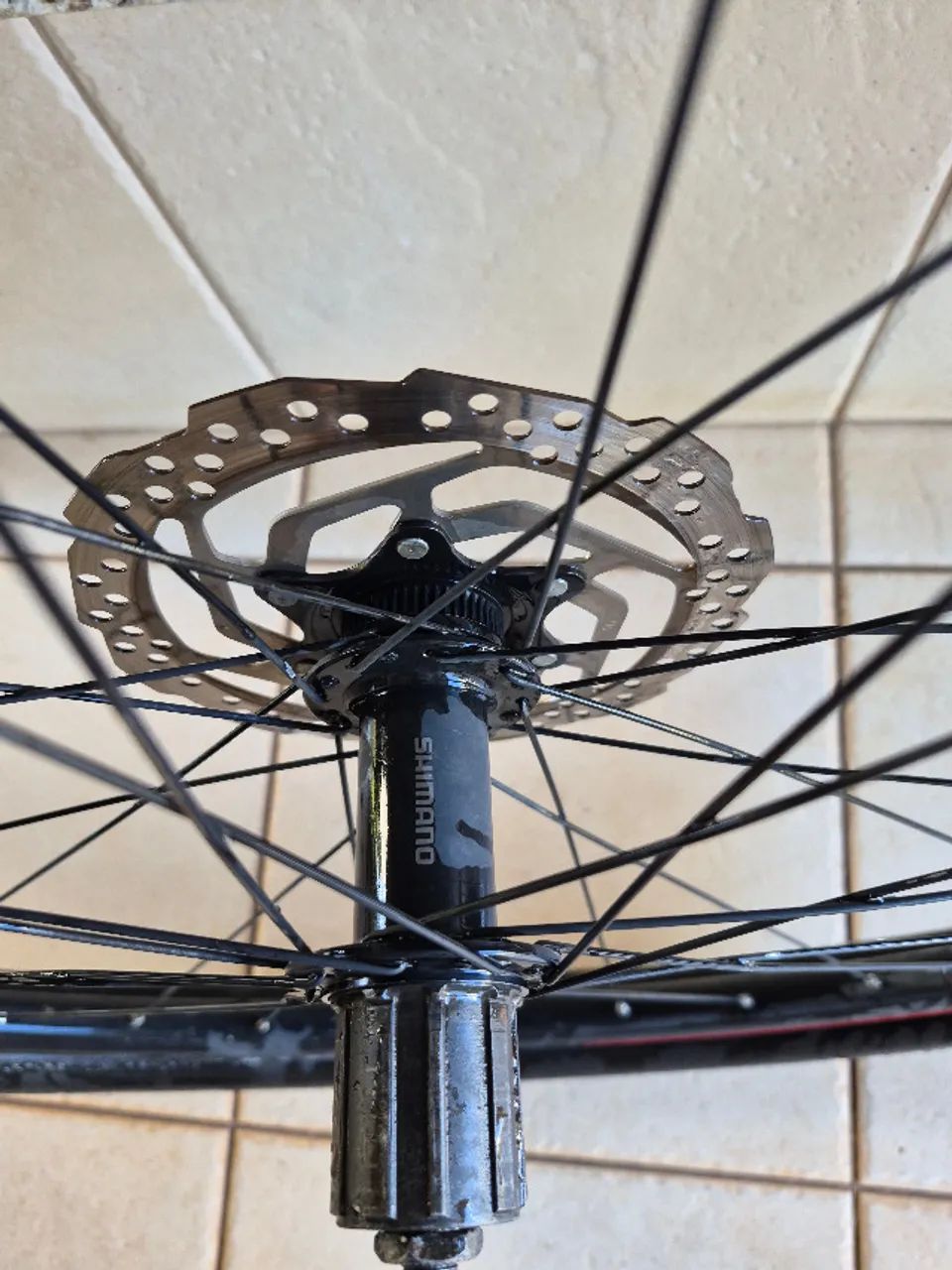 Roda de MTB de alumínio Syncros (estava numa Scott) - Foto 3