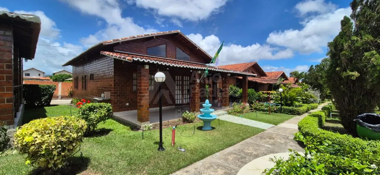 CASA Á VENDA DE CONDOMINIO EM GRAVATÁ-PE
