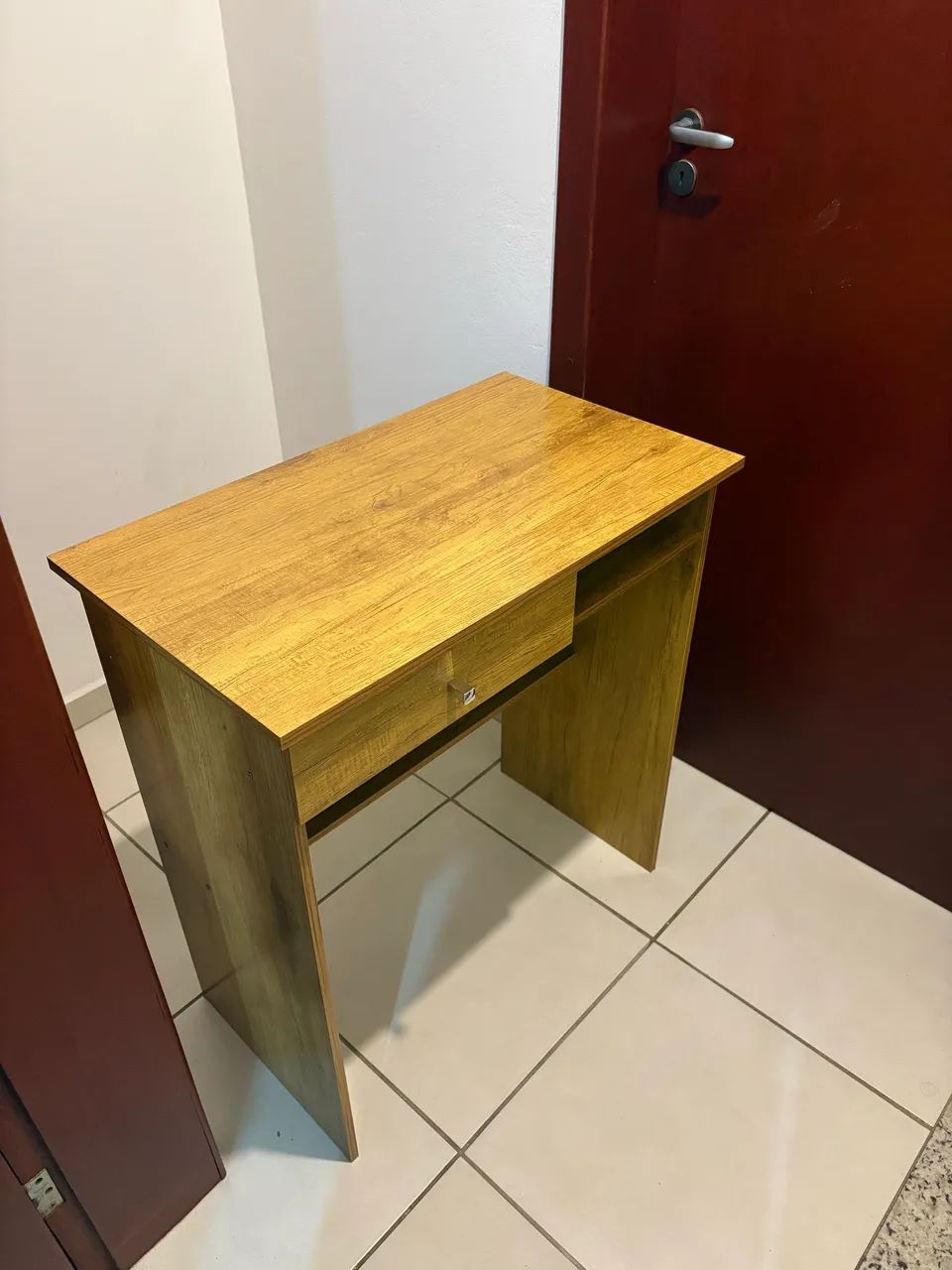 Mesa para Escritório com Gaveta - Excelente Estado - Foto 3