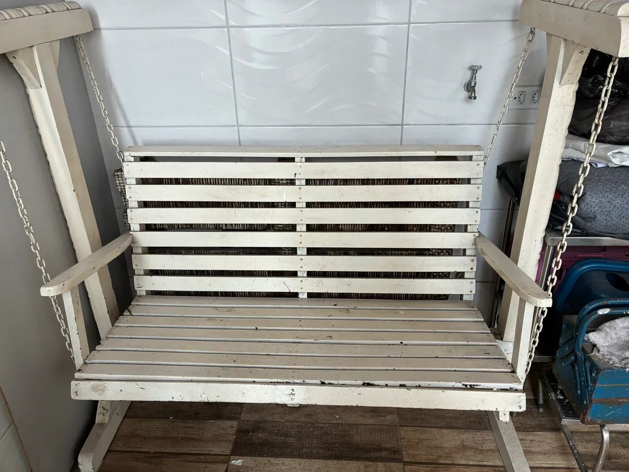 Wooden Swing422082065654753280