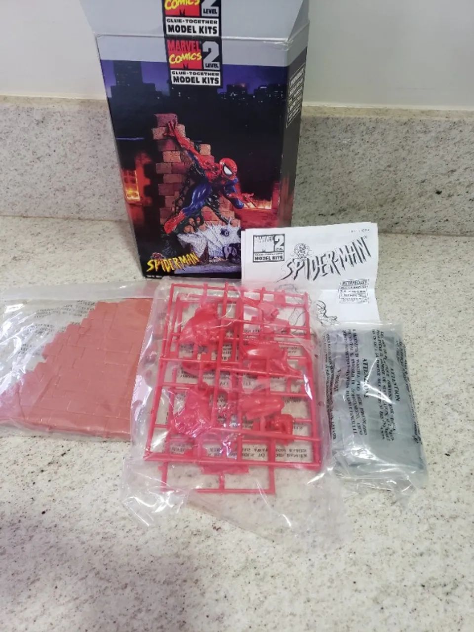 Kit de montar Marvel Comics Spider-Man da Toy Biz - Foto 2